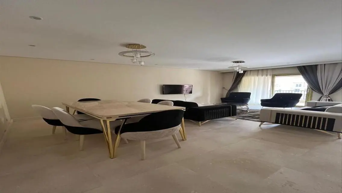 Apartment For Rent  in 90 Avenue new cairo      .