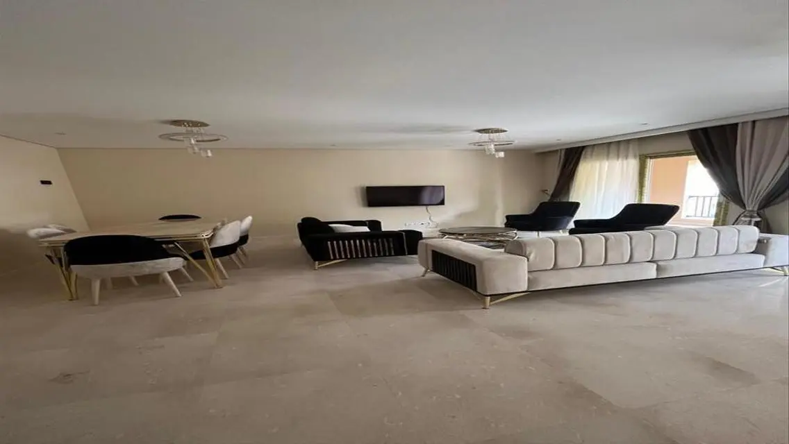 Apartment For Rent  in 90 Avenue new cairo      .