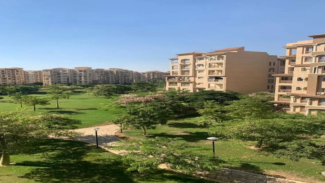 شقة للايجار فى مدينتى 175م منطقةB2 كاملة المرافق ف
