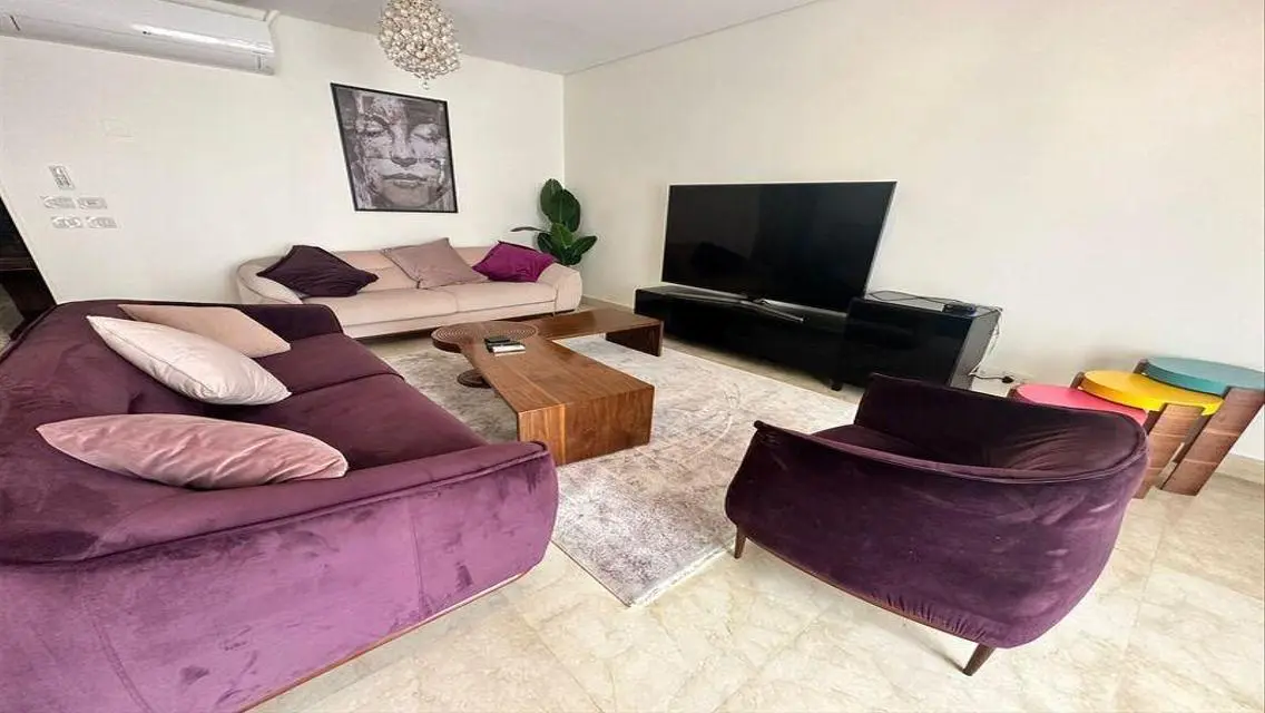 Fully Furnished Apartment for rent  in 90 Avenue