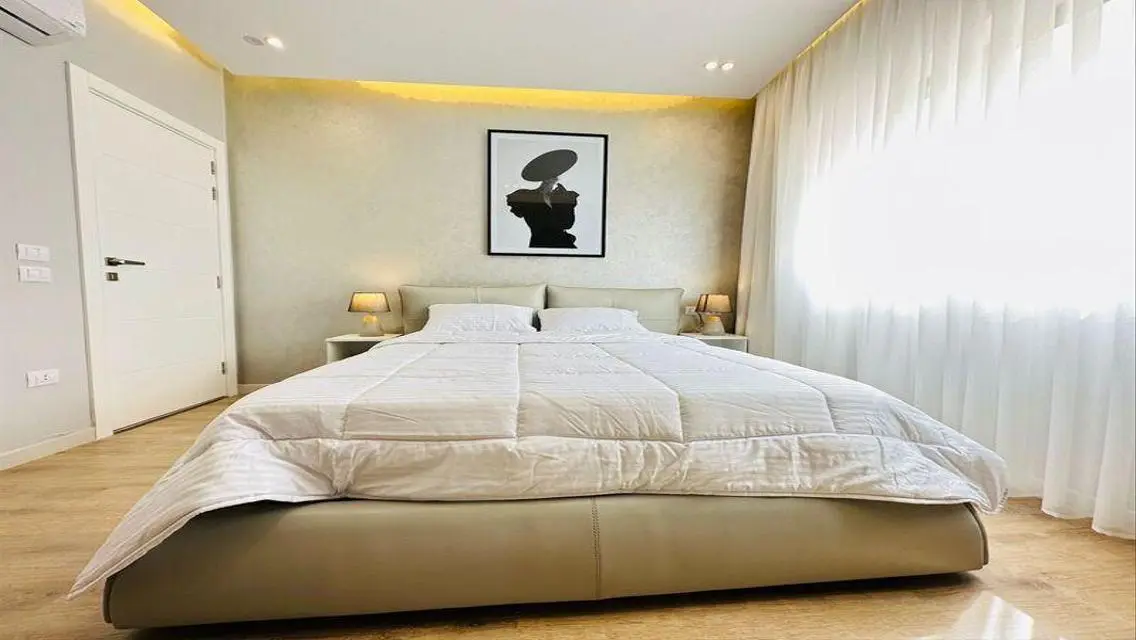 apartment for rent in Lake View in New Cairo     .