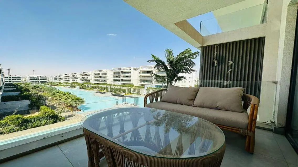 apartment for rent in Lake View in New Cairo     .