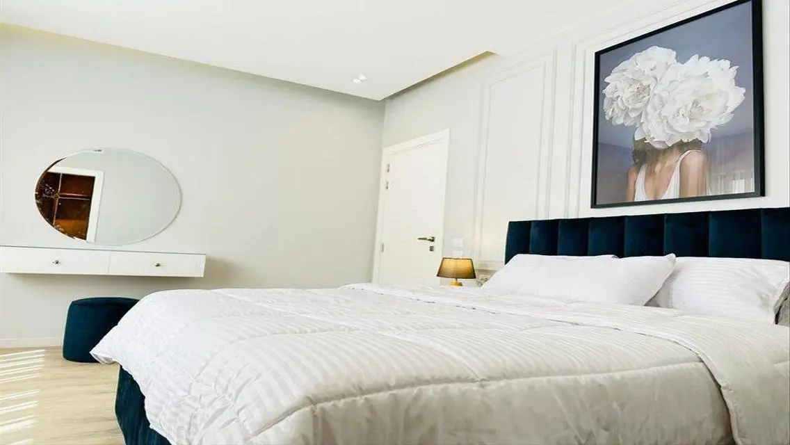 apartment for rent in Lake View in New Cairo     .