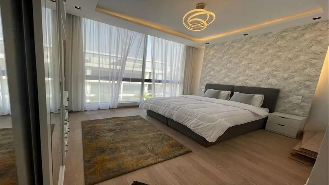 Fully furnished apartment for rent in Lake View