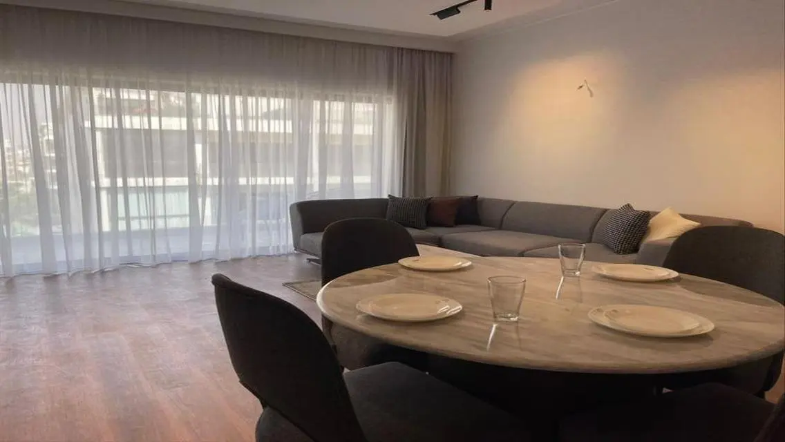 Fully furnished apartment for rent in Lake View