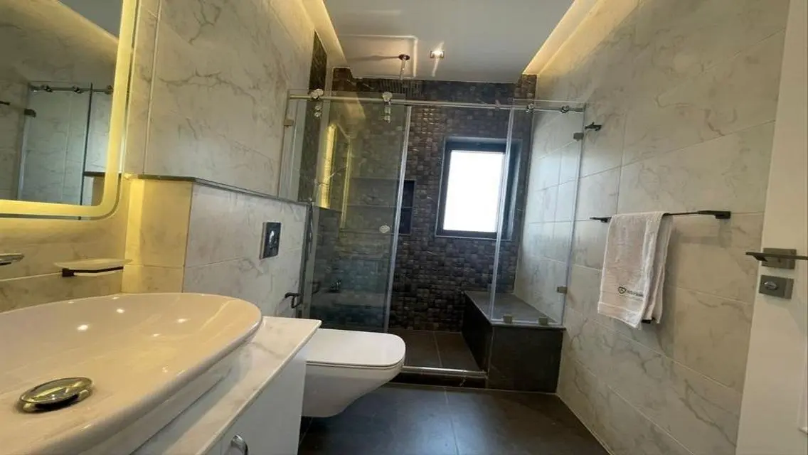 Fully furnished apartment for rent in Lake View