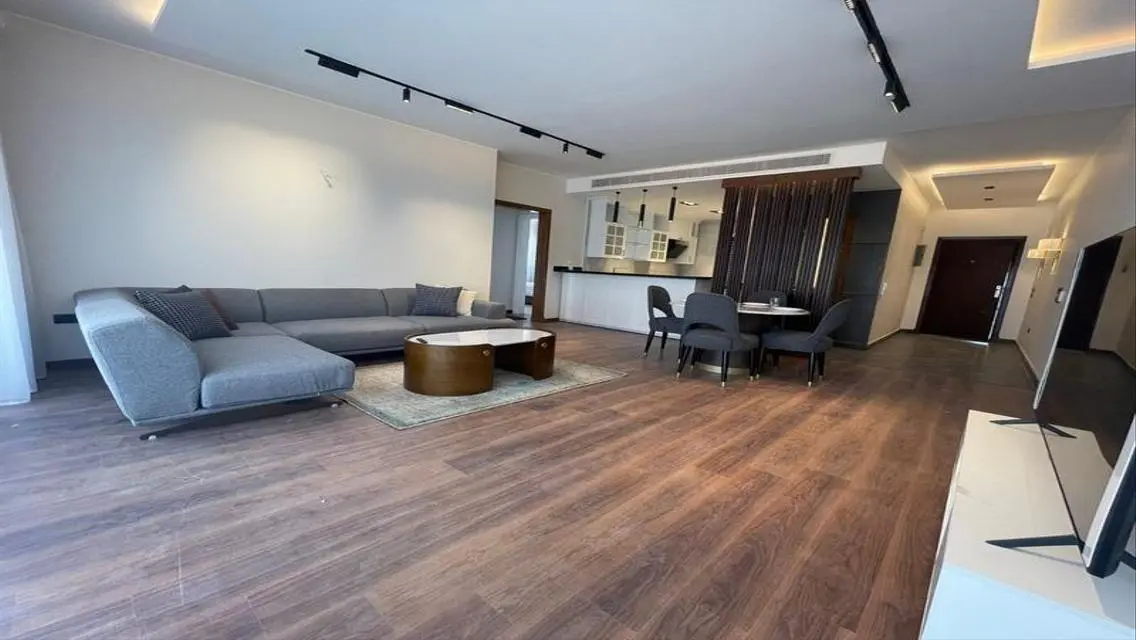 Fully furnished apartment for rent in Lake View