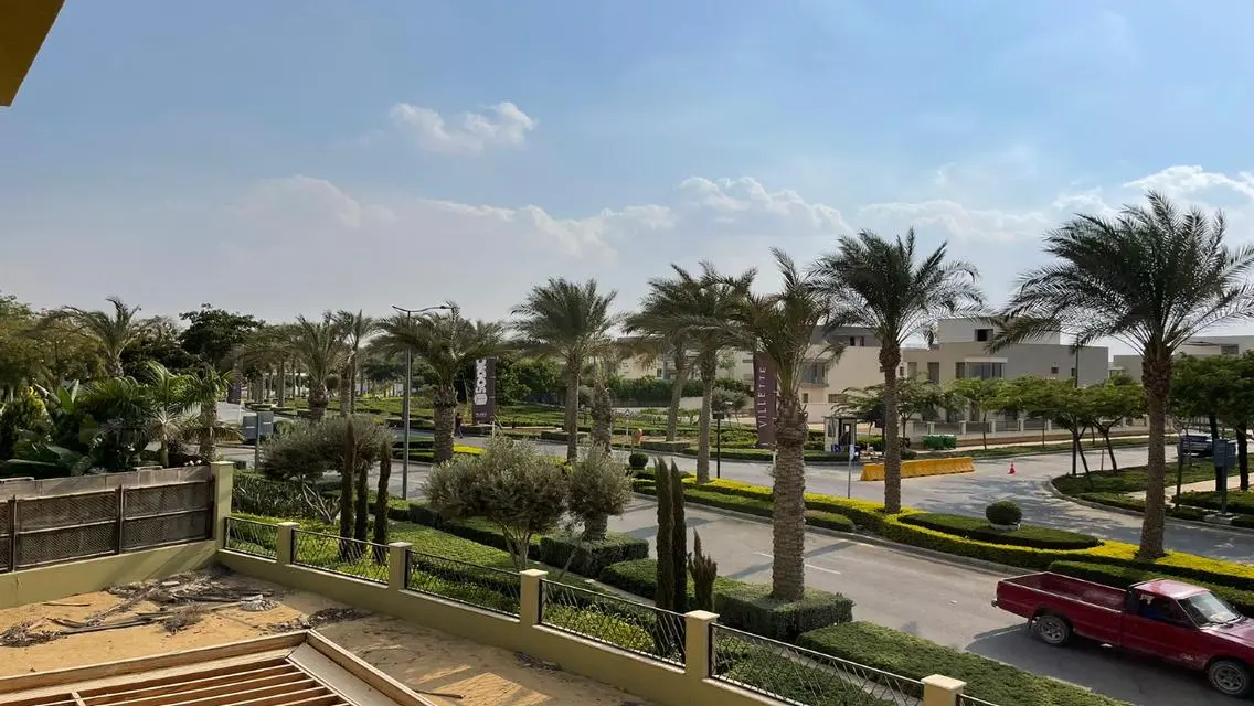 فيلا MV للبيع في فيليت بإطلالة علي مساحة واسعة