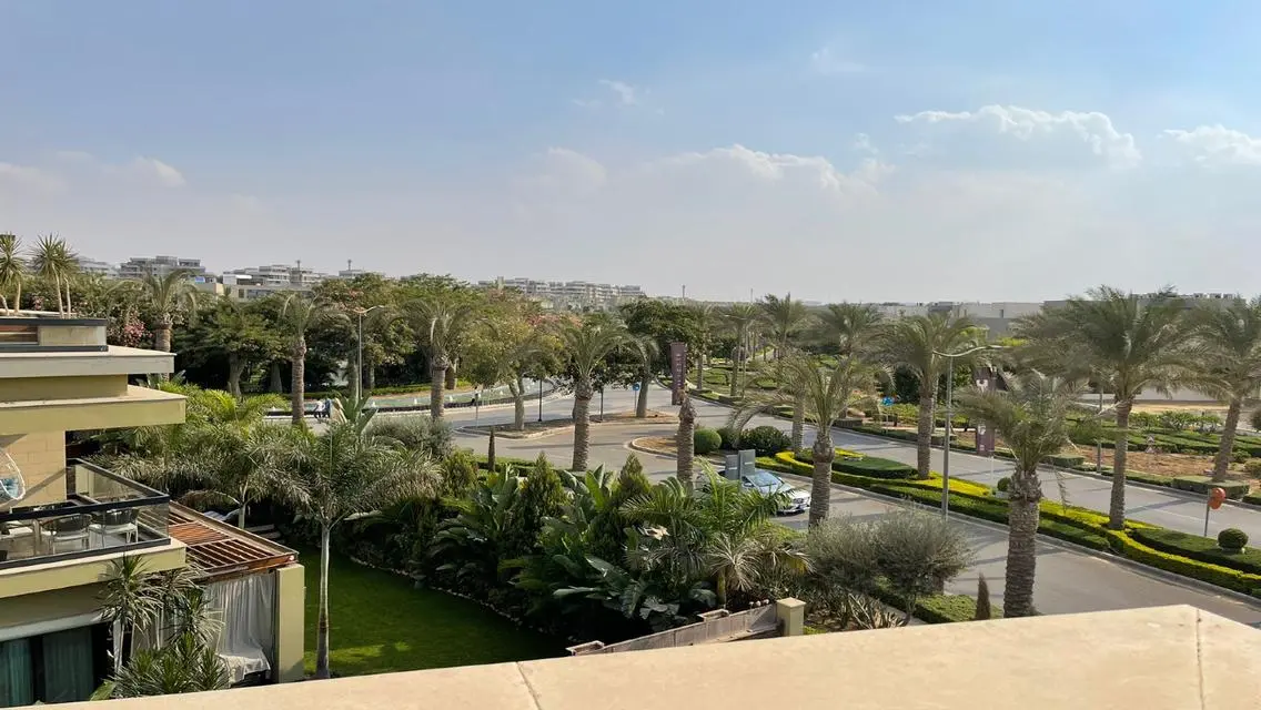 فيلا MV للبيع في فيليت بإطلالة علي مساحة واسعة