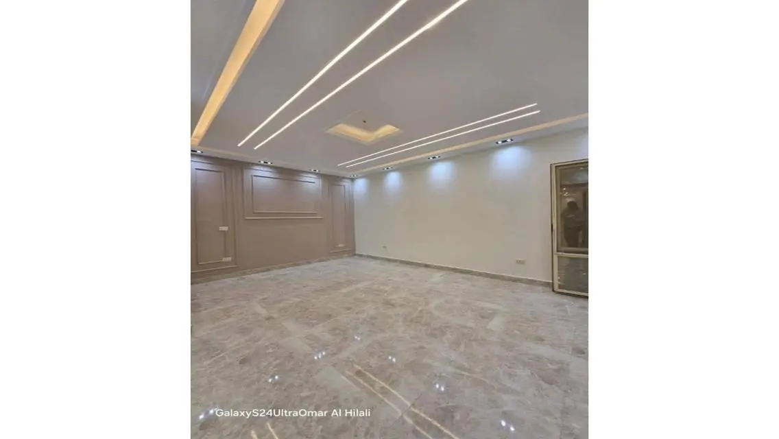 للبيع شقه بحدايق الاهرام البوابه الثانيه بسعر لقطه