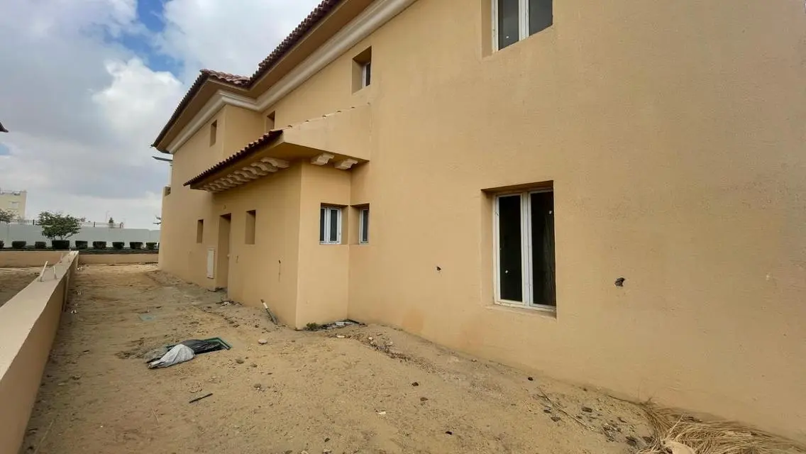 stand alone in Hyde Park - PRIME LOCATION