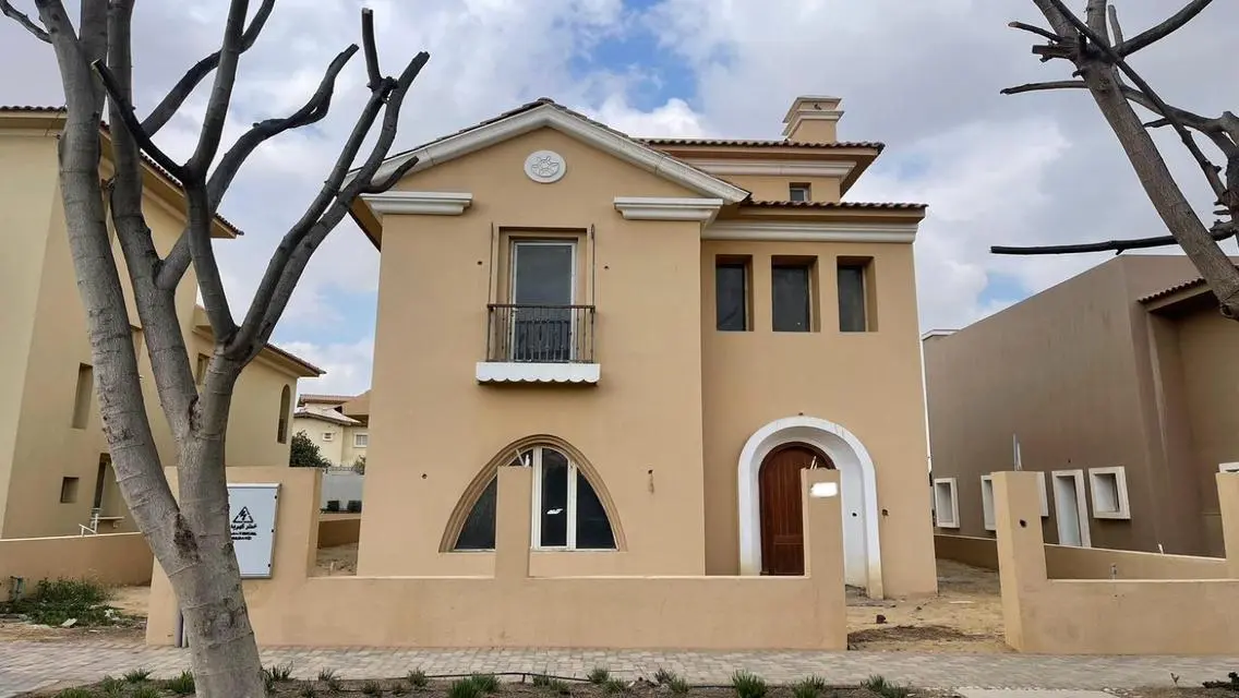 stand alone in Hyde Park - PRIME LOCATION