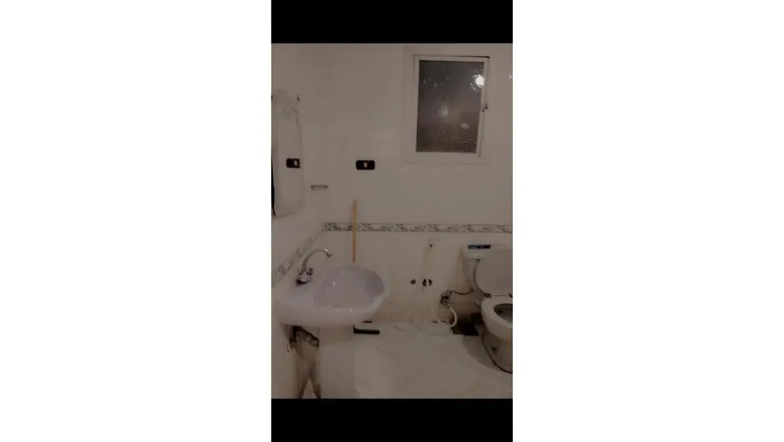 للايجار شقه بشارع ابو الهول الهرم 