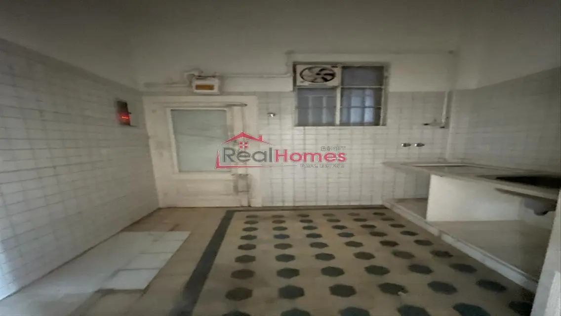 High ceiling apartment with terrace for rent