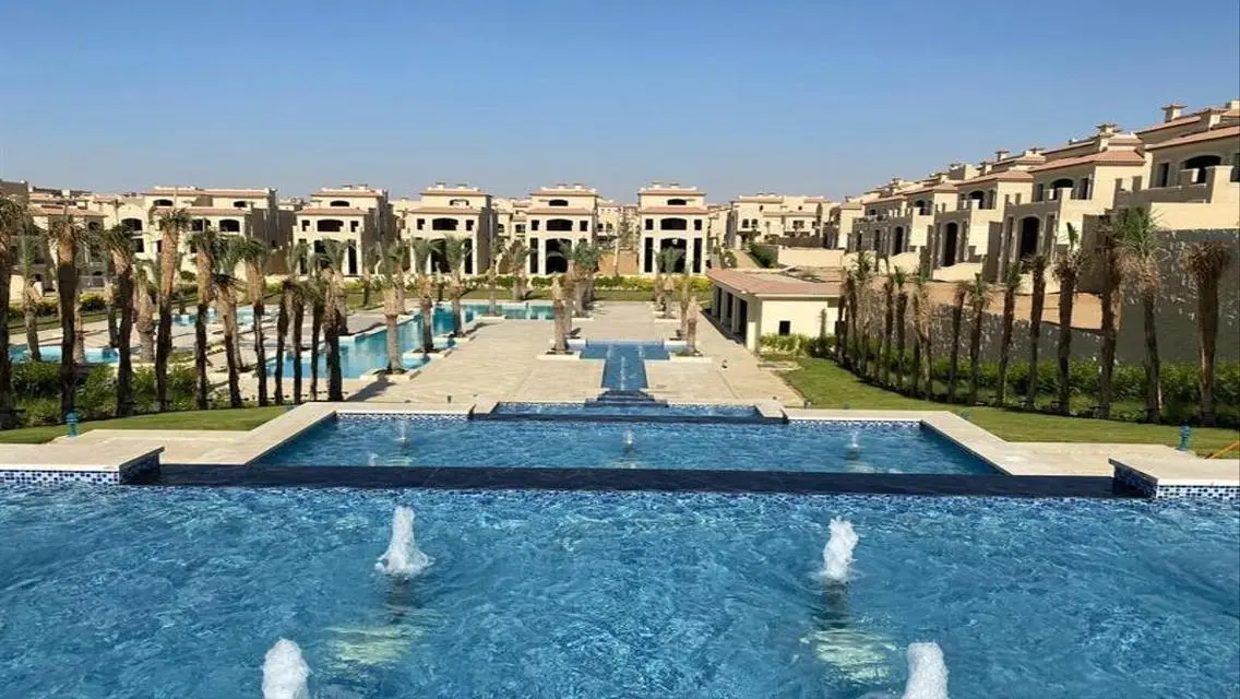 فيلا مميزة للبيع في الباتيو لافيستا برايم