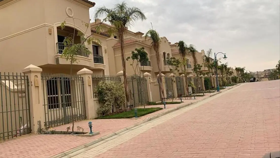 فيلا مميزة للبيع في الباتيو لافيستا برايم