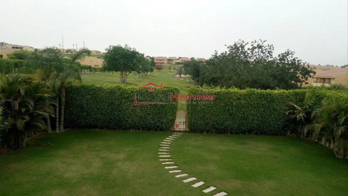 semi furnished villa for rent with golf view