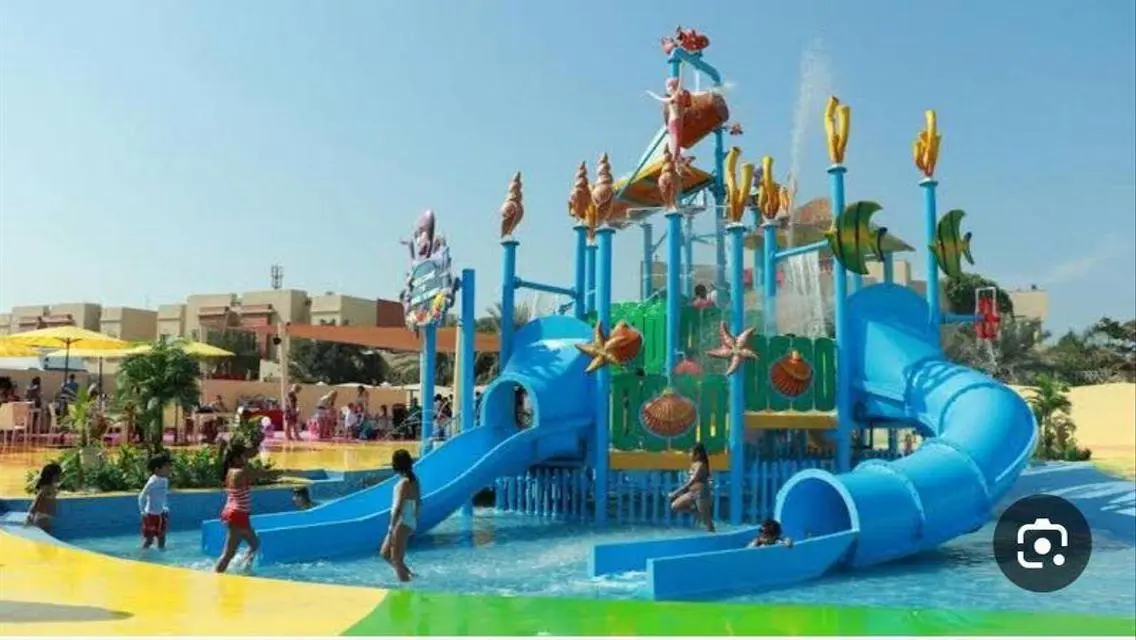 فيلا مميزه للبيع بمارسيليا بيتش 3 الساحل الشمالي .
