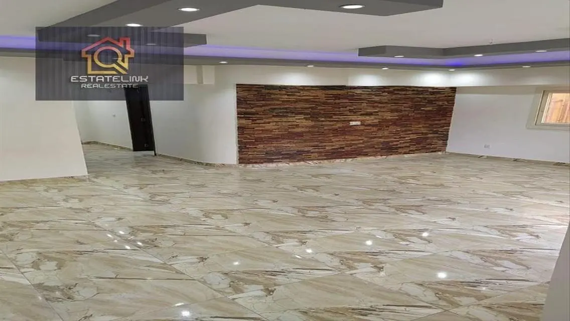 Distinctive finishes / air Ac / in front of servi