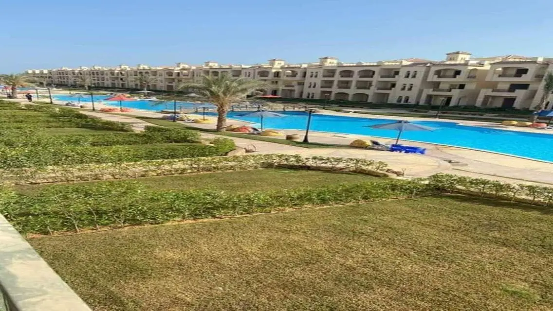 شاليه للبيع ارضي بجاردن في لاسيرينا بالم بيتش