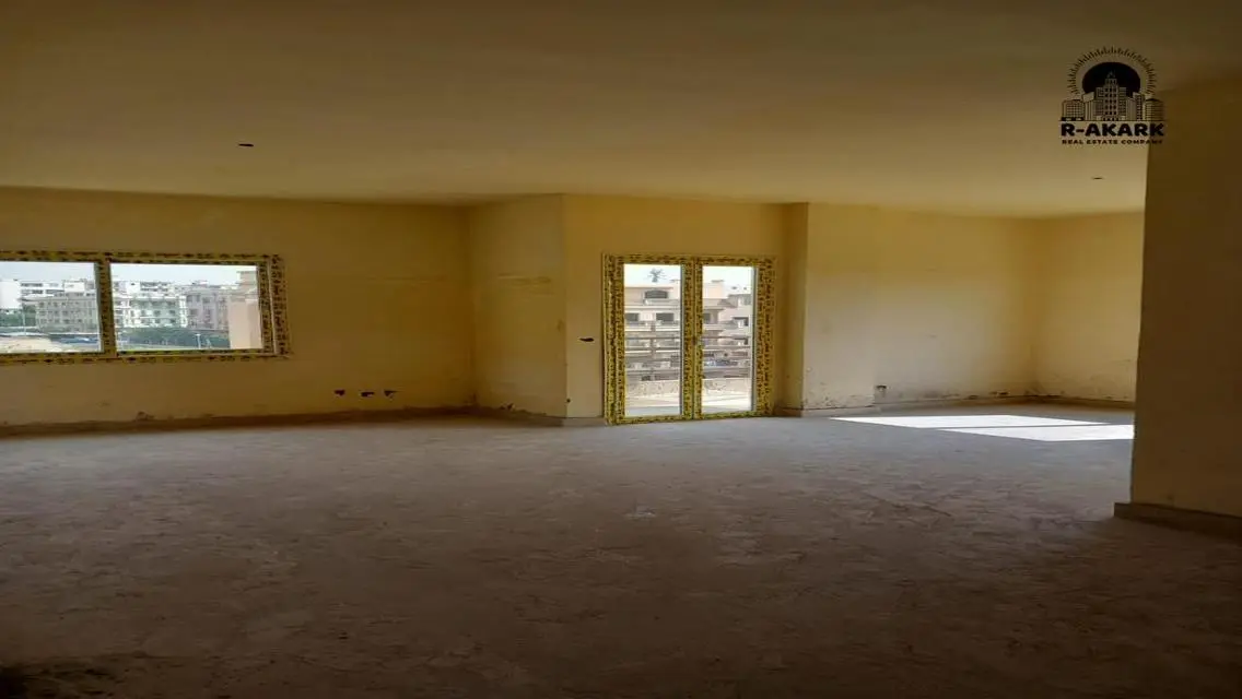 شقة في النرجس عمارات التجمع الخامس للايجار 200 متر
