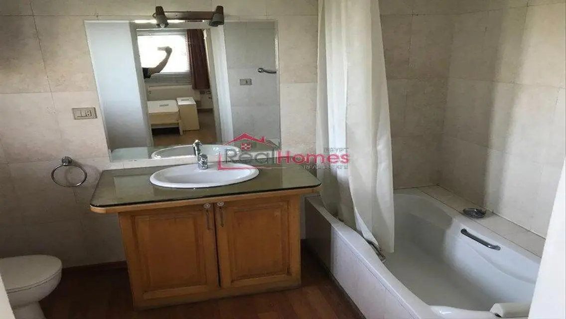 Special rooftop with terrace for rent shared pool