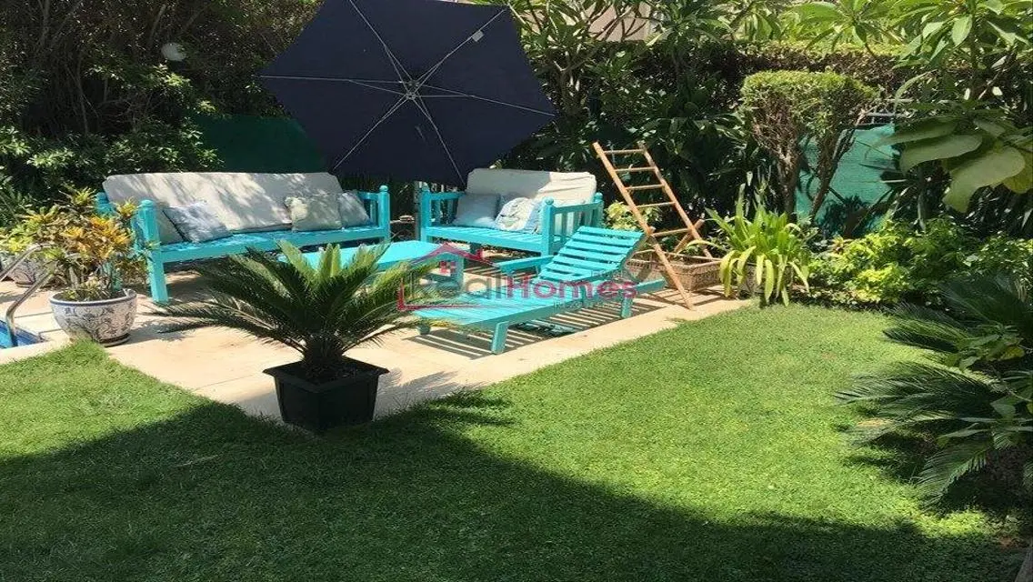 Special rooftop with terrace for rent shared pool