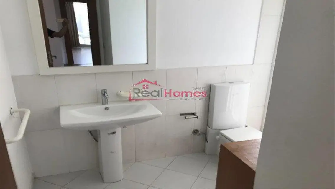 Special rooftop with terrace for rent shared pool