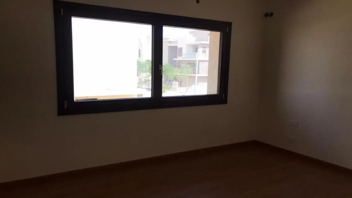 دوبلكس ٢٨٠م ، وحدة زاوية مميزة الموقع