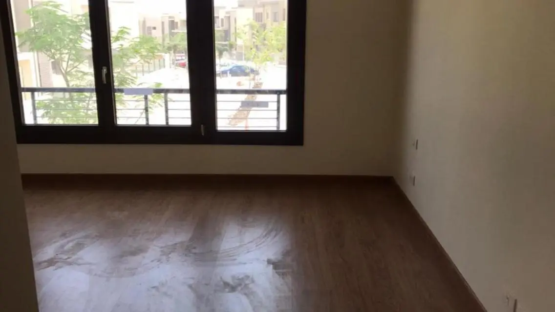 دوبلكس ٢٨٠م ، وحدة زاوية مميزة الموقع