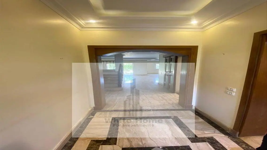 فيلا للايجار نصف مفروش  بسعر مميز ف كومبوند ميفيدا