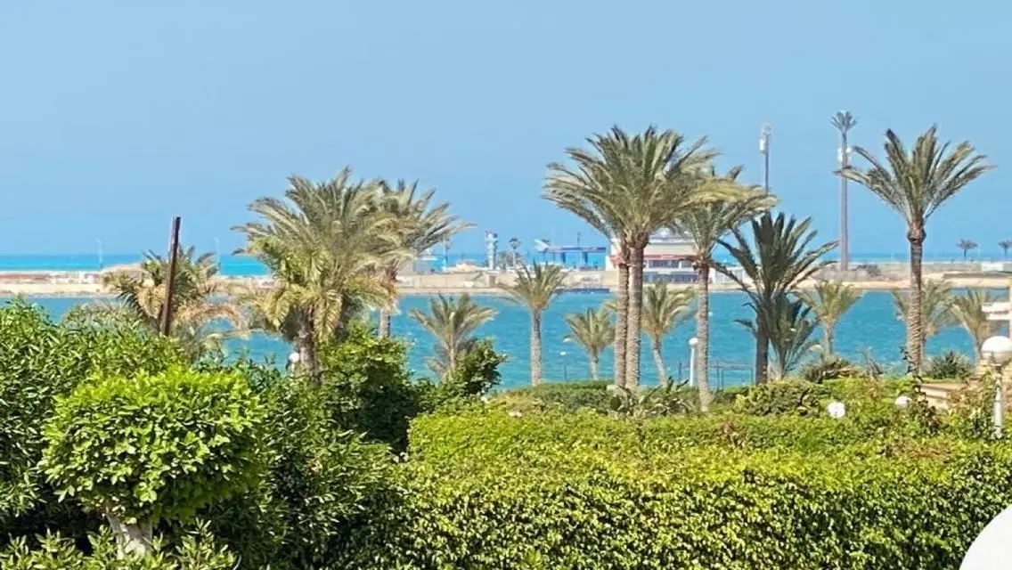 شاليه موقع مميز بمارينا٤ ارضي صف تاني بحيره خطوات