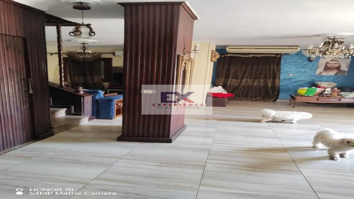 دوبلكس للبيع 240م في شيراتون على شارع رئيسي مميز