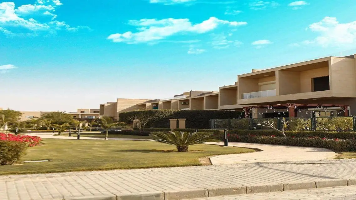 شقة بجاردن إستلام فورى فى جويا بجانب بالم باركس