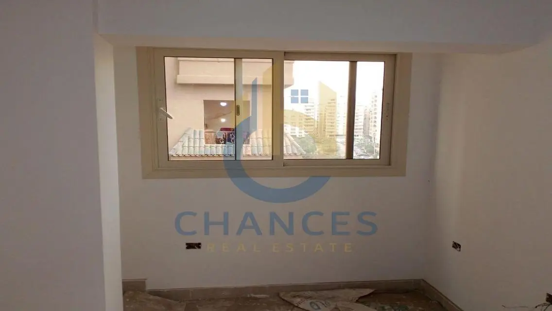 Apartment for sale in Sharq Al-Thalath Al-Maadi