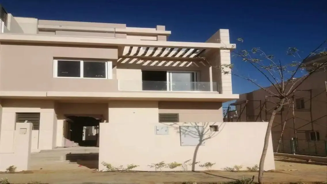 Ready to Move Townhouse in Tawny Next Palm Hills