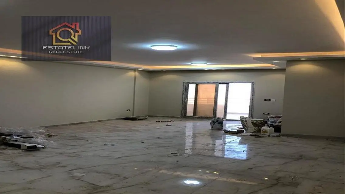 اول استخدام / تشطيبات حديثه / موقع متميز