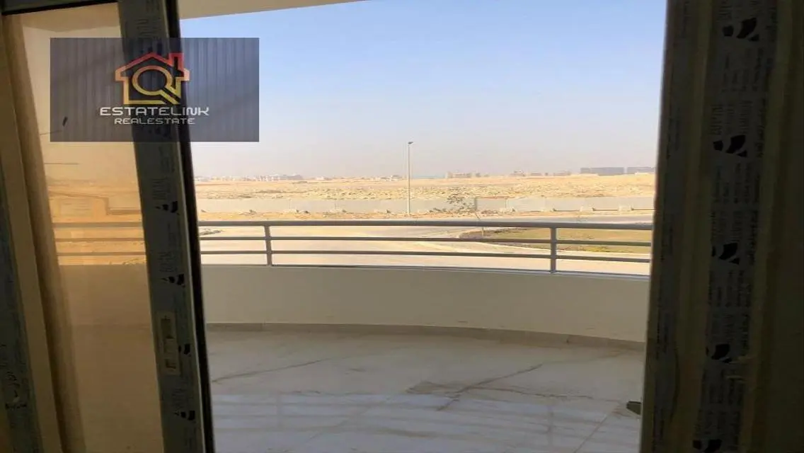 اول استخدام / تشطيبات حديثه / موقع متميز