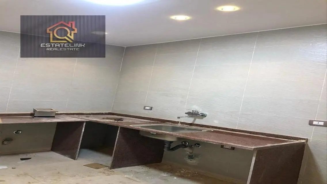 اول استخدام / تشطيبات حديثه / موقع متميز
