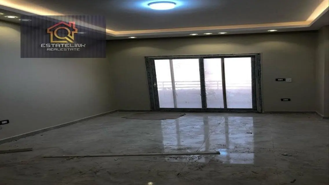 اول استخدام / تشطيبات حديثه / موقع متميز