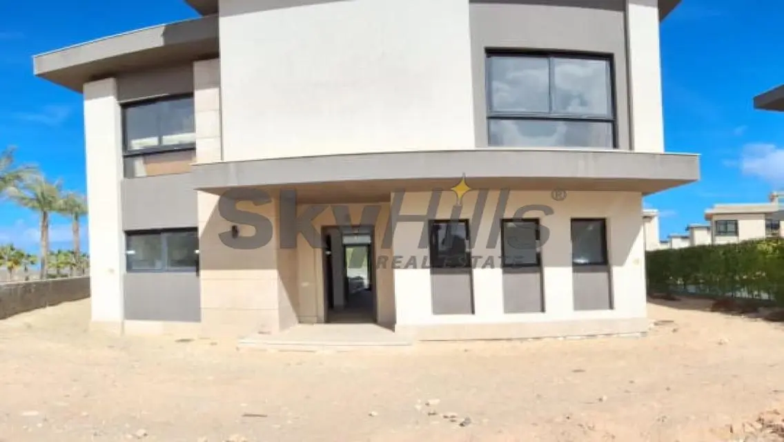 Standalone villa partial sea View Swan lake North