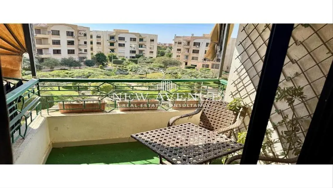 الشقة للبيع موقع متميز بالتكييفات  سبرنج فالي شروق