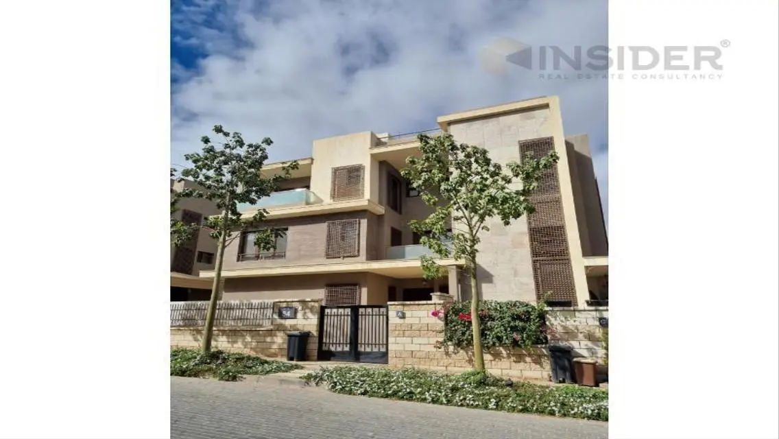 Luxury Villa for Sale with Spacious Area and Stunning View