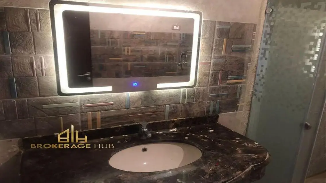 شقة للأيجار لوكيشن مميز جالريا مون فالى,