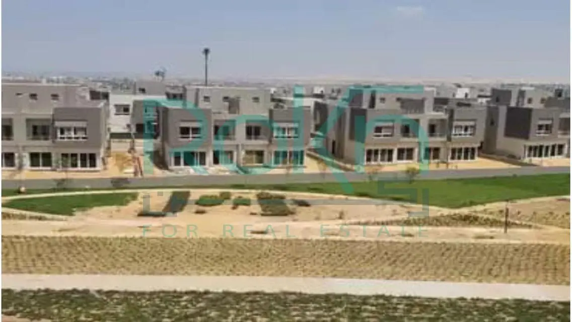 فيلا للبيع تشطيب الترا مودرن في جولدن سكوير زايد