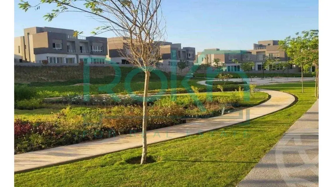 فيلا للبيع تشطيب الترا مودرن في جولدن سكوير زايد