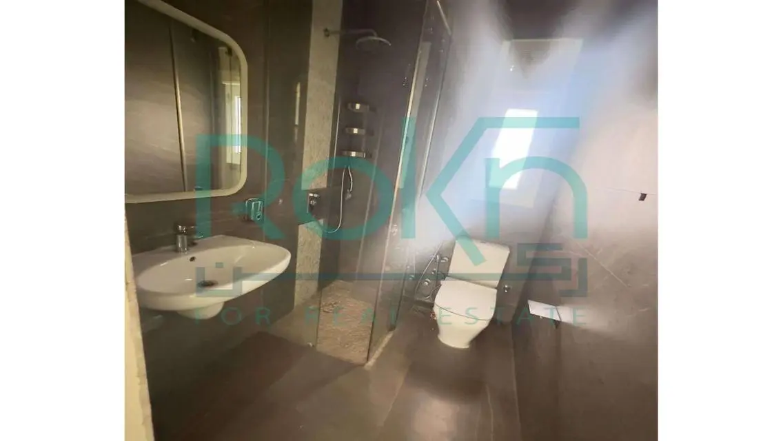 دوبلكس للبيع فى بيفرلى هيلز كازا متشطب ومفروش