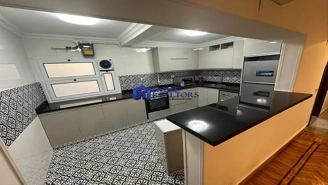شقة جديدة مودرن للايجار بالمعادي دجلة