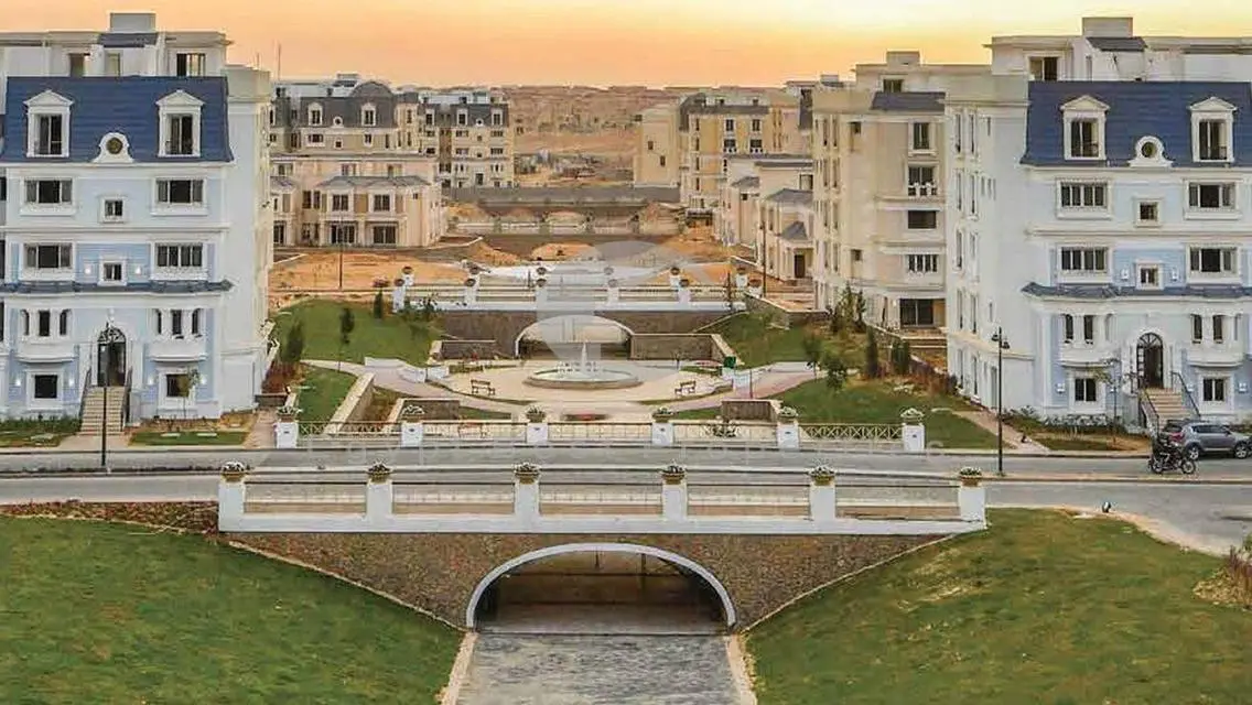 Penthouse with Majestic Lake View for Resale