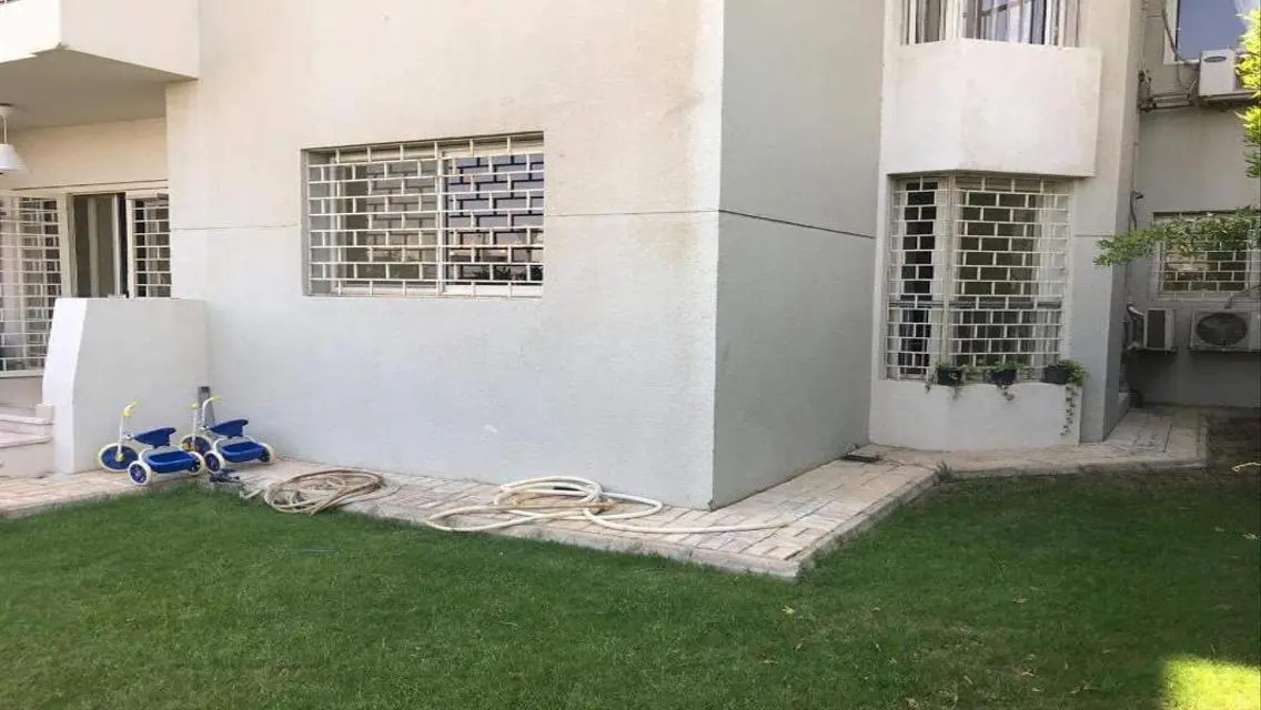 Ground floor with garden under market price